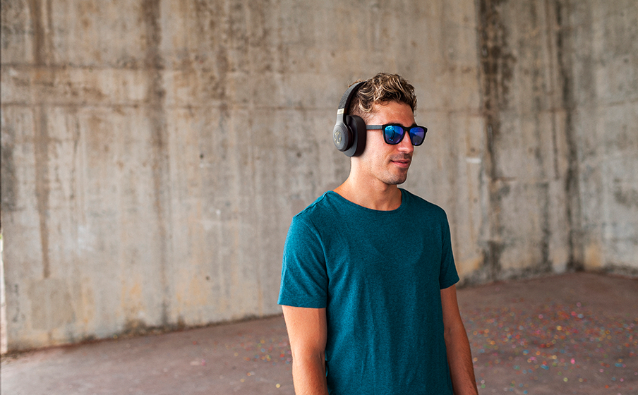 JBL Live 660NC Tomorrowland Edition Blende Umgebungsgeräusche aus oder lass sie zu. Deine Wahl. - Image